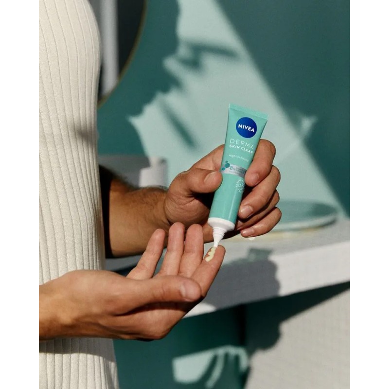 Nivea Derma Skin Clear Soin Exfoliant Quotidien Nuit - Peau à Imperfections - 40ml